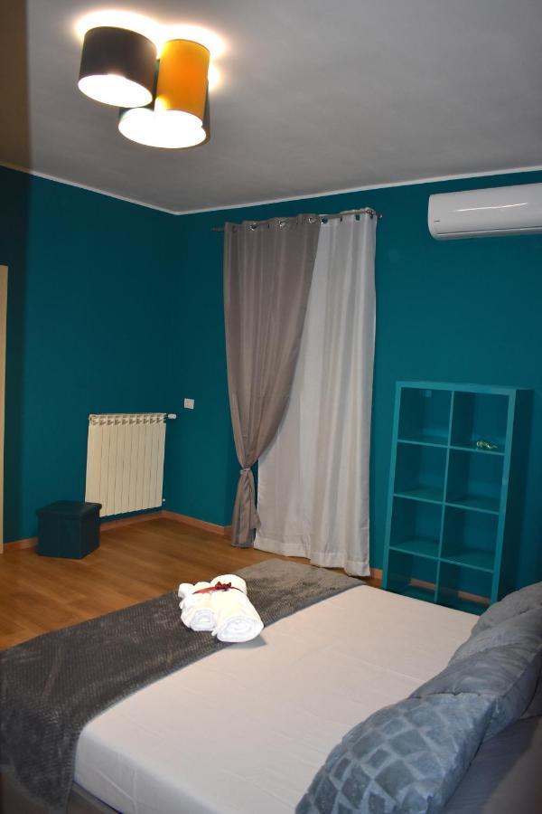 Casa Vacanze Oikia - Room Orchidea Наполи Екстериор снимка