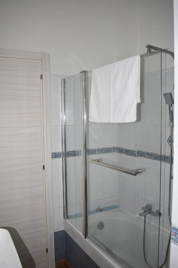 Casa Vacanze Oikia - Room Orchidea Наполи Екстериор снимка